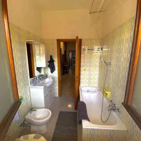 - Vicino Al Centro - Free Parking & Wi-fi アパート *