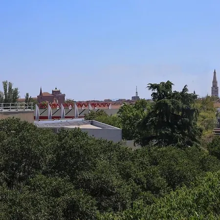 - Vicino Al Centro - Free Parking & Wi-fi モデナ