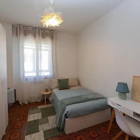 Appartement - Vicino Al Centro - Free Parking & Wi-fi *
