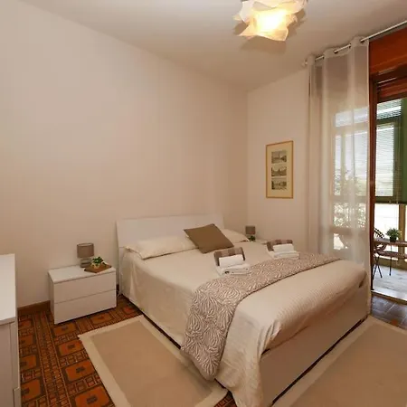 - Vicino Al Centro - Free Parking & Wi-fi Апартаменты *
